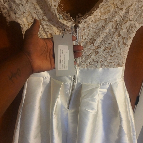 Boohoo Brand ivory/Off white lace dress NWT - Picture 4 of 5